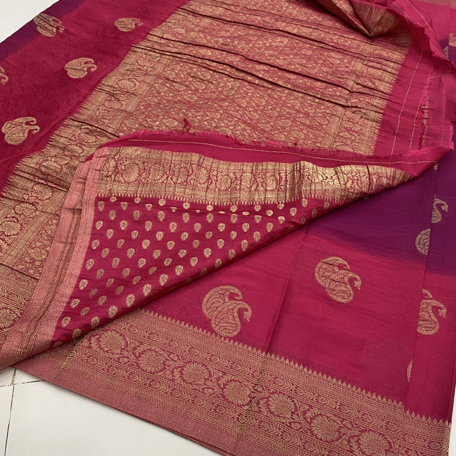Matching contrast butta blouse for magenta with pink chinnon crushed saree