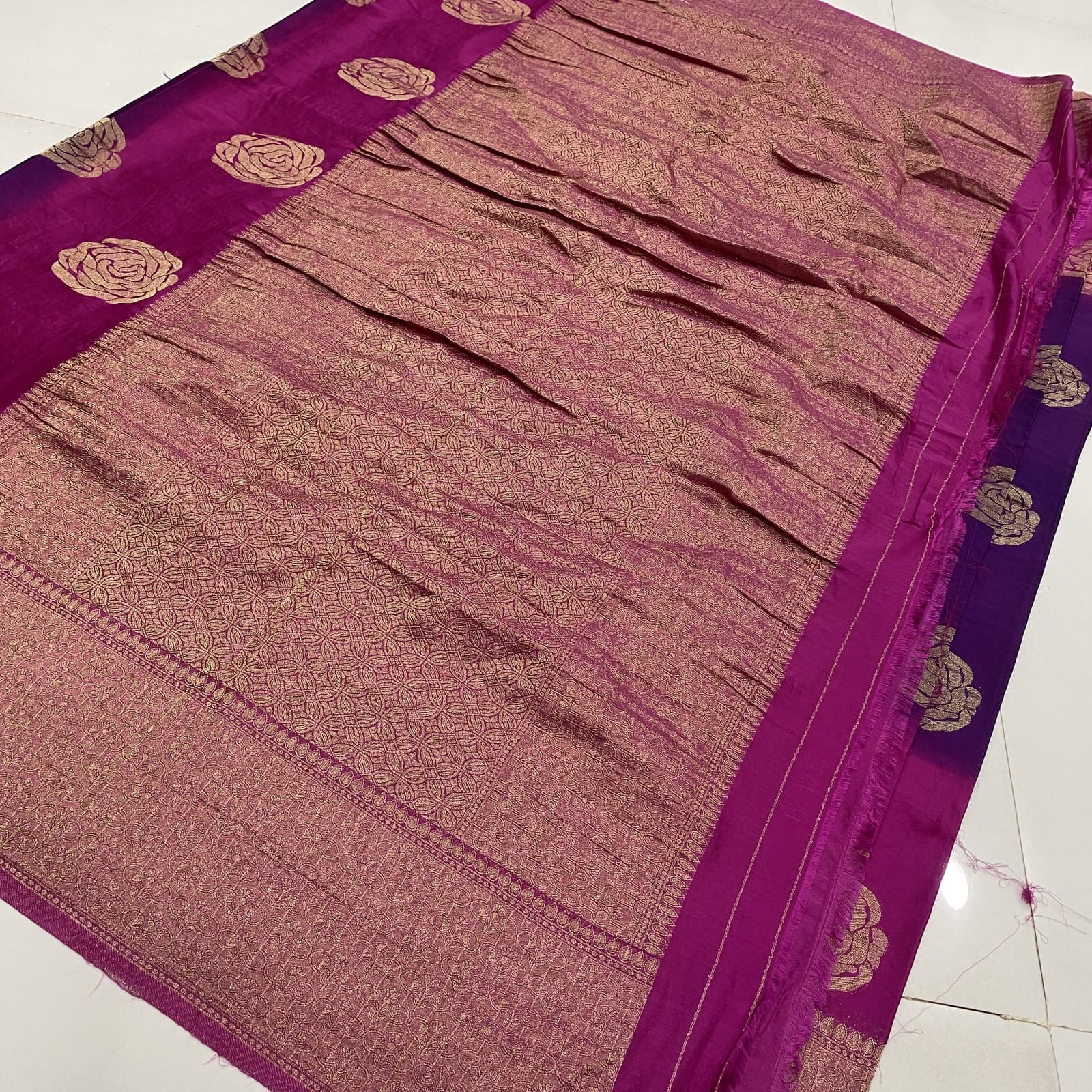Purple and rani chinnon crushed saree with 2D concept and flower weaves butti design Pallu