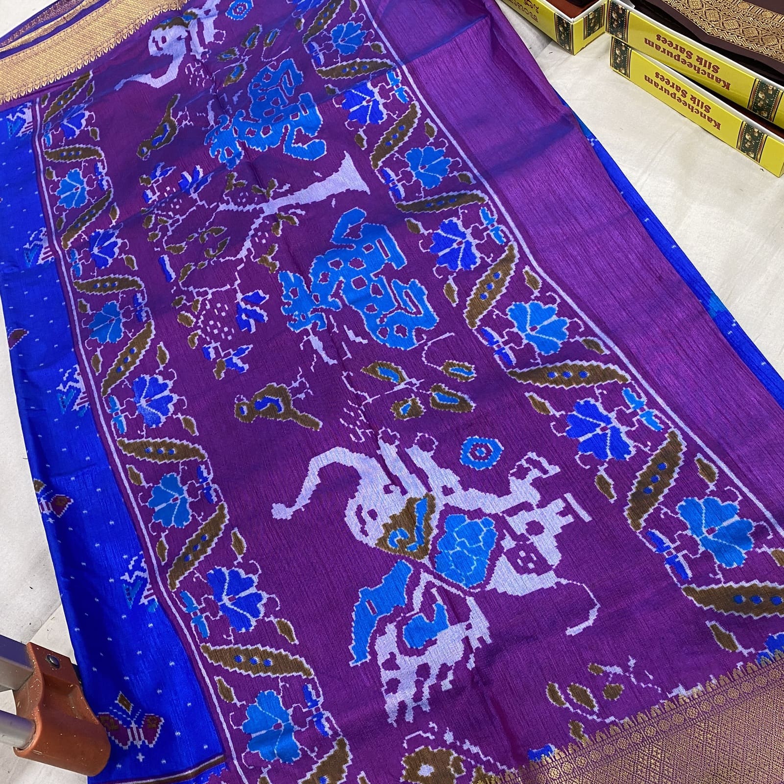 Royal Blue Pochampally Ikkat Saree Contrast Pallu