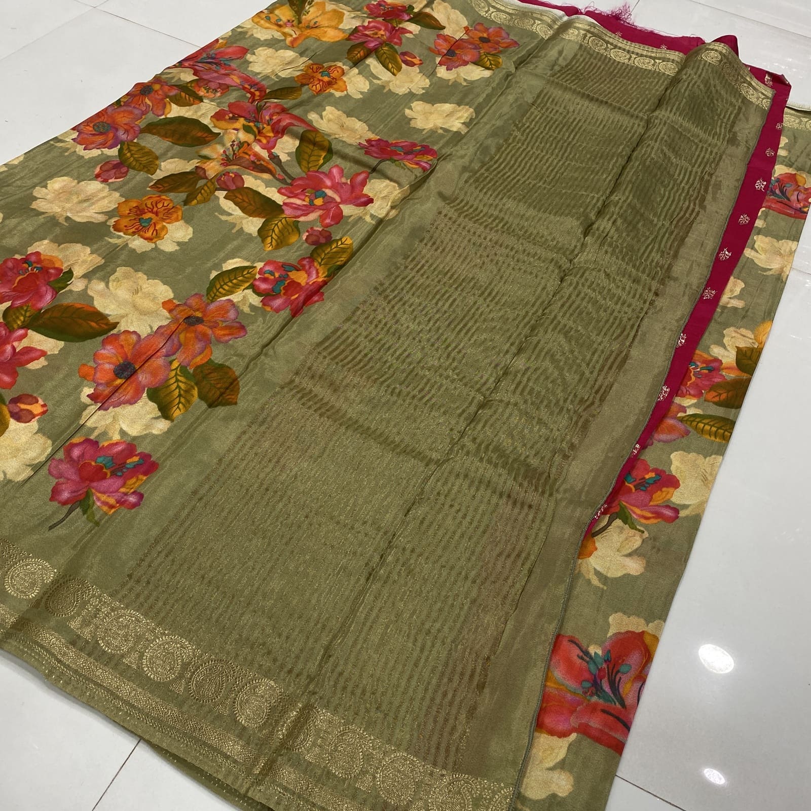 Sage green khalari soft silk saree with matching chit pallu