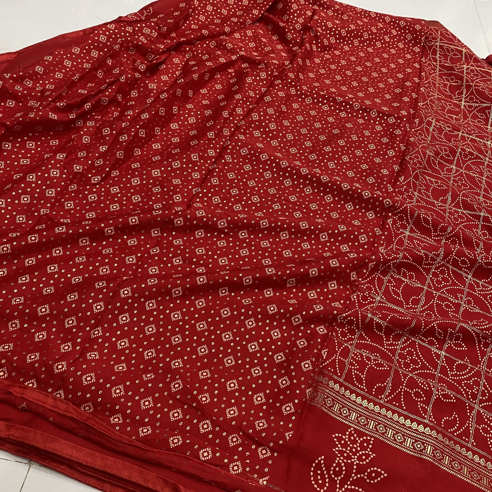 Red Gold Foil Leaf Print Saree Body